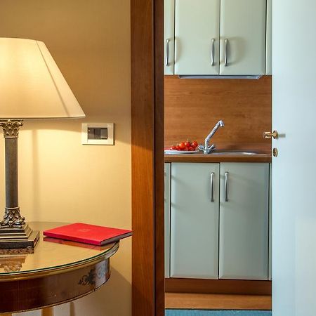 Astrid Roma Suites ภายนอก รูปภาพ