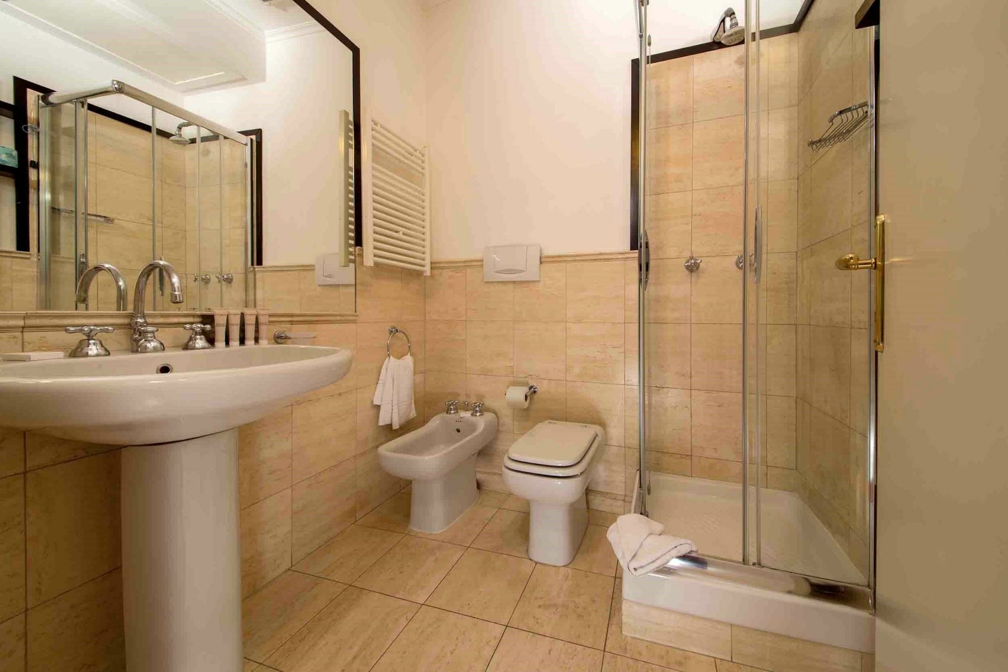 Astrid Roma Suites ภายนอก รูปภาพ