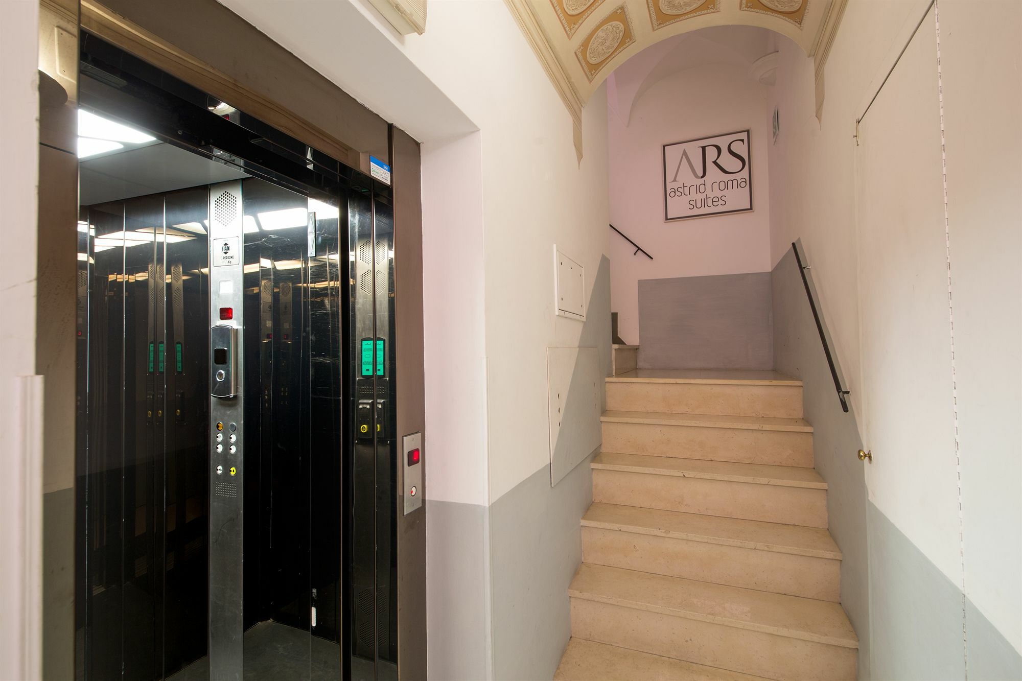 Astrid Roma Suites ภายนอก รูปภาพ